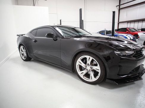 Used 2023 Chevrolet Camaro LT RWD image 7