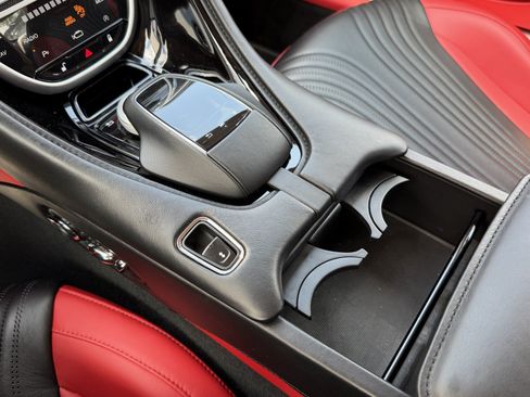 Used 2019 Aston Martin DB11 Coupe RWD image 33