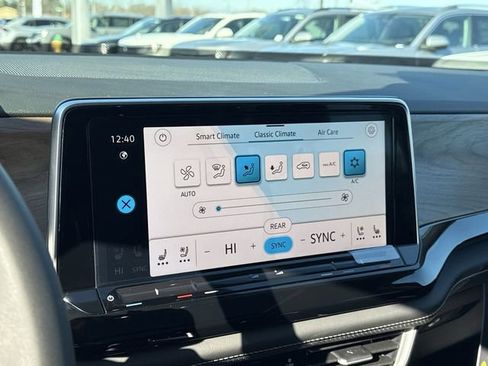 New 2026 Volkswagen Atlas SE FWD image 21