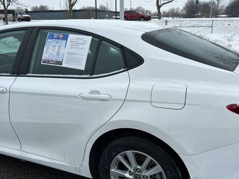 Used 2025 Toyota Camry LE image 8