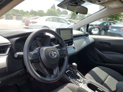 Used 2025 Toyota Corolla LE image 18
