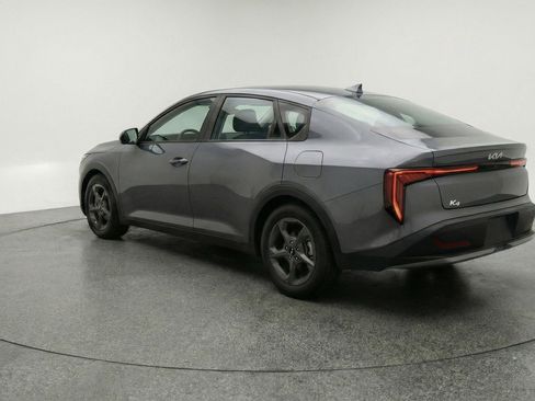 Used 2025 Kia K4 LXS image 6