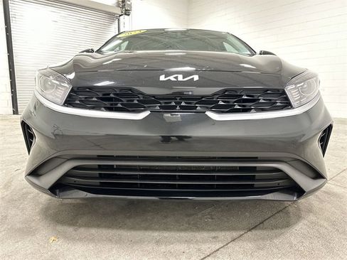 Used 2024 Kia Forte LXS image 10