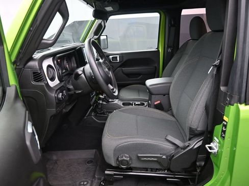 Used 2025 Jeep Wrangler Sport AWD/4WD image 11