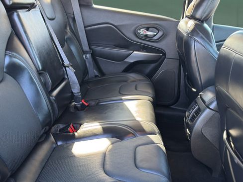 Used 2020 Jeep Cherokee Limited AWD/4WD image 17