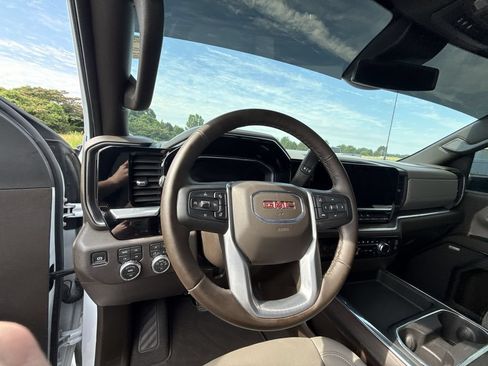 Certified 2026 GMC Sierra 2500 SLT w/ SLT Convenience Package AWD/4WD image 17