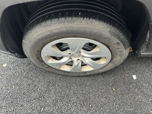 Certified 2022 Toyota RAV4 LE image 18