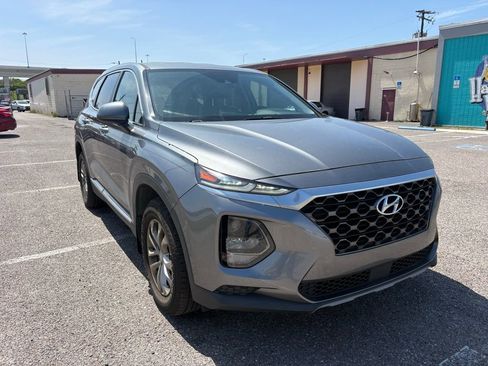 Used 2019 Hyundai Santa Fe SE image 1