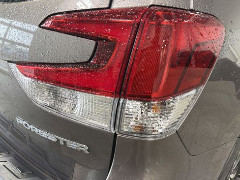 Certified 2023 Subaru Forester Limited AWD/4WD image 11