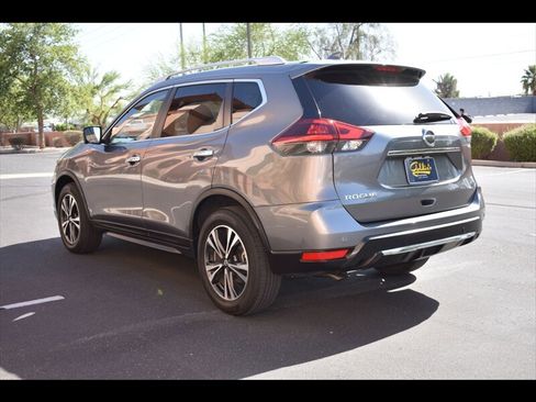 Used 2020 Nissan Rogue SV w/ Premium Package FWD image 6