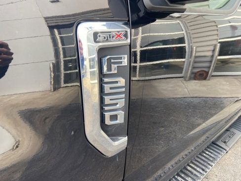 Used 2021 Ford F250 XL w/ STX Appearance Package image 7