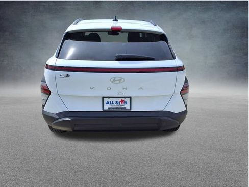 Used 2025 Hyundai Kona SEL FWD image 7
