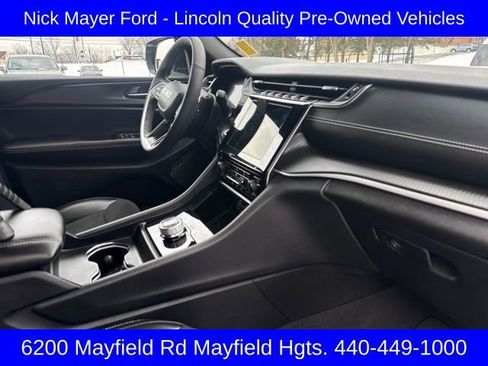 Used 2023 Jeep Grand Cherokee Altitude image 16