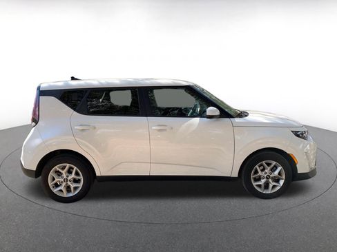 Used 2025 Kia Soul LX w/ LX Technology Package image 8