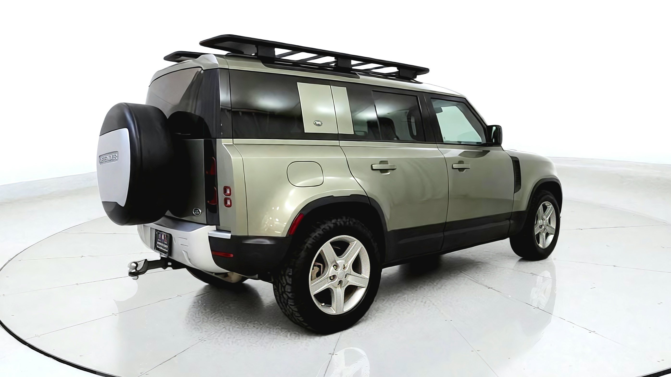 Used 2020 Land Rover Defender 110 HSE AWD/4WD image 7