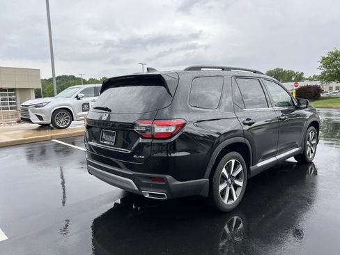 Used 2025 Honda Pilot Elite image 3
