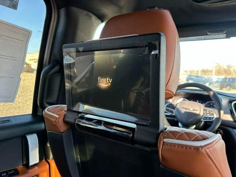 New 2026 Chrysler Pacifica Pinnacle image 7