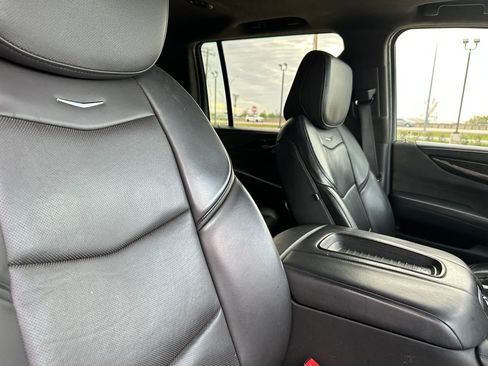 Used 2019 Cadillac Escalade ESV Platinum AWD/4WD image 21