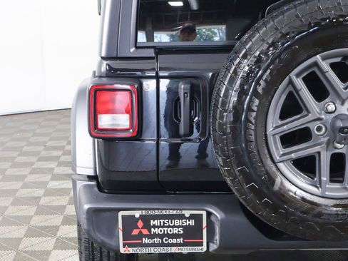 Used 2024 Jeep Wrangler Unlimited Sport AWD/4WD image 14