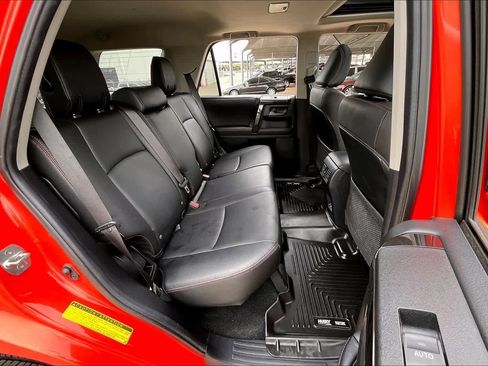 Used 2024 Toyota 4Runner TRD Off-Road Premium w/ Off Road Premium Plus Package AWD/4WD image 19