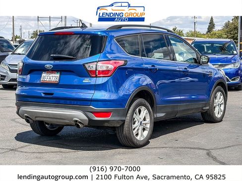 Used 2018 Ford Escape SE w/ SE Sync 3 Package AWD/4WD image 4