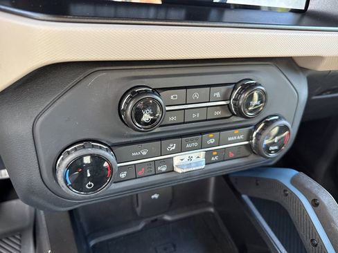 Used 2022 Ford Bronco Wildtrak AWD/4WD image 22
