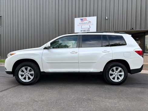 Used 2013 Toyota Highlander SE AWD/4WD image 2