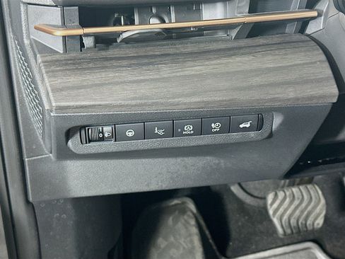 Used 2023 Nissan Ariya FWD image 17