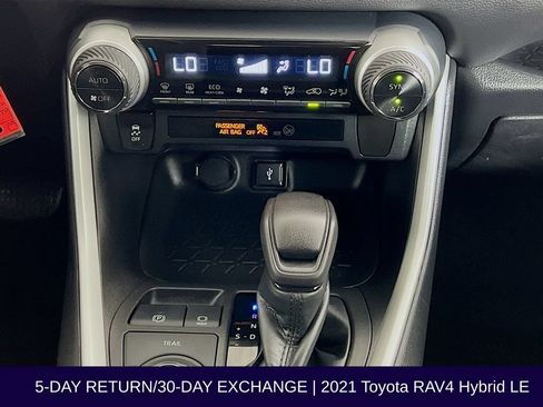 Used 2021 Toyota RAV4 LE AWD/4WD image 21