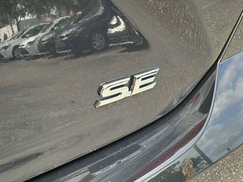 Used 2025 Toyota Camry SE image 7