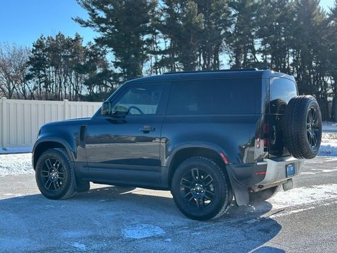 Used 2023 Land Rover Defender 90 S image 5