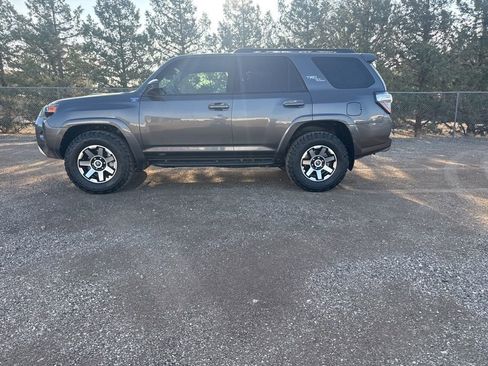 Used 2020 Toyota 4Runner TRD Off-Road image 3