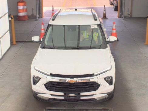 Used 2024 Chevrolet TrailBlazer LT w/ Convenience Package image 3