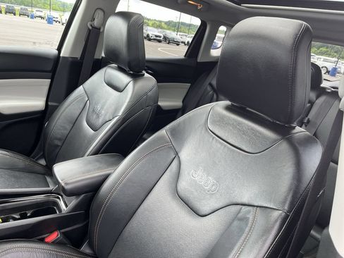 Used 2022 Jeep Compass Limited w/ Sun and Sound Group AWD/4WD image 11