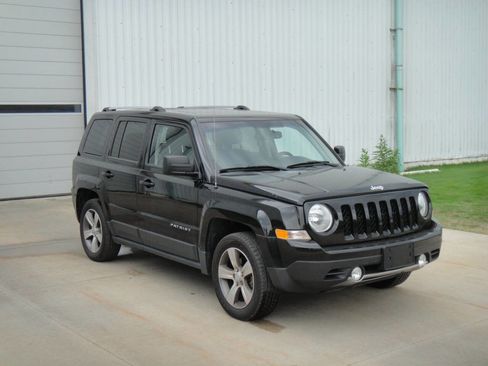 Used 2017 Jeep Patriot High Altitude image 4