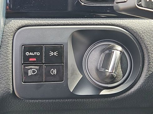 Used 2020 Porsche Cayenne image 28