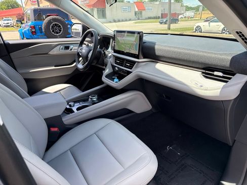 New 2026 Ford Explorer Active w/ Active Comfort Package AWD/4WD image 34