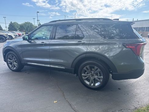 New 2025 Ford Explorer Active w/ Active Comfort Package image 3