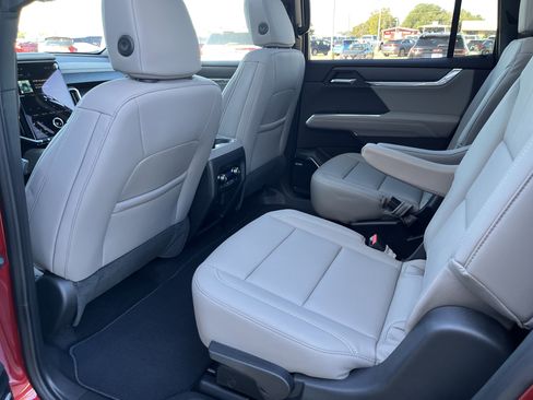 New 2026 GMC Acadia Elevation image 11