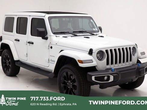Used 2023 Jeep Wrangler Unlimited Sahara w/ Cold Weather Group AWD/4WD image 1