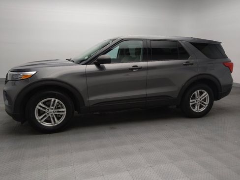 Used 2023 Ford Explorer 4WD image 2