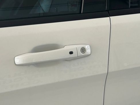 Used 2017 Jeep Grand Cherokee Altitude RWD image 17