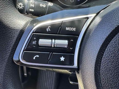 Used 2024 Kia Forte LXS FWD image 32