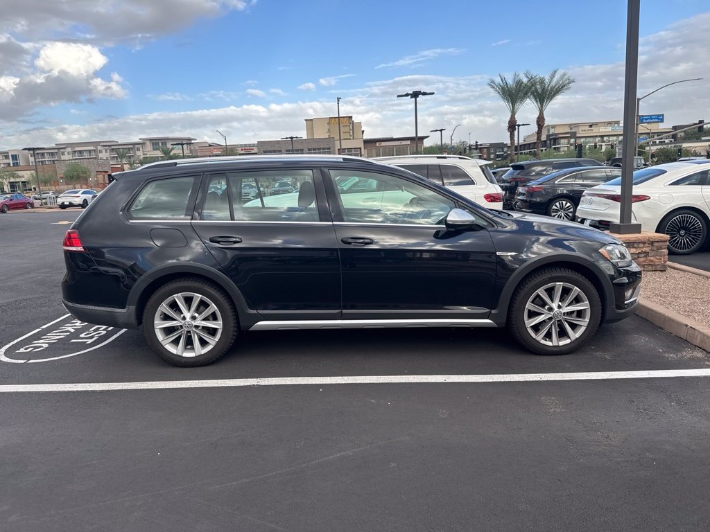 Used 2019 Volkswagen Golf Alltrack S AWD/4WD image 4