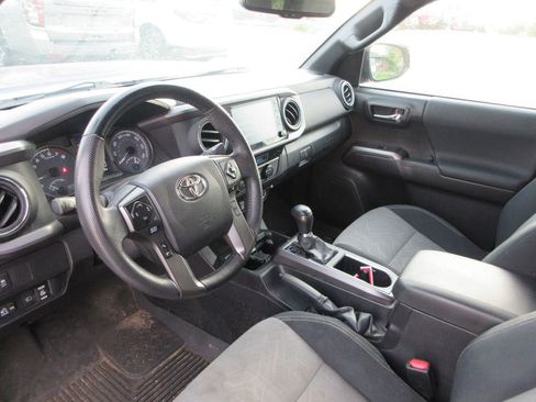 Used 2023 Toyota Tacoma TRD Off-Road AWD/4WD image 7
