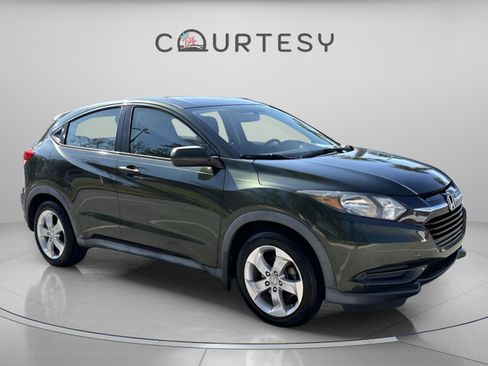 Used 2016 Honda HR-V LX image 10