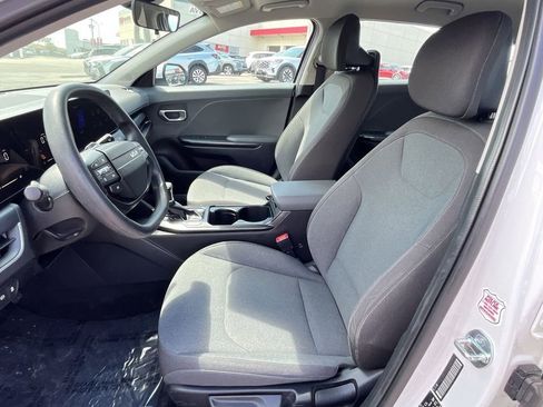 Used 2025 Kia K4 FWD image 25