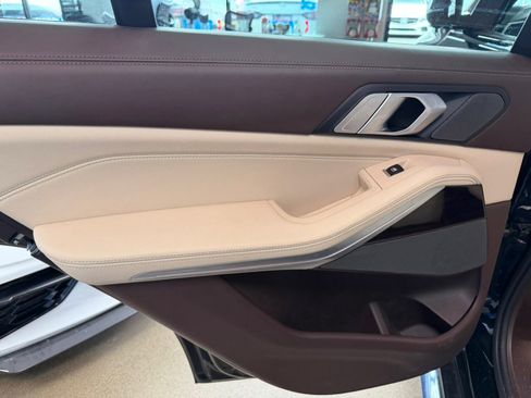 Used 2019 BMW X5 xDrive40i w/ M Sport Package image 26