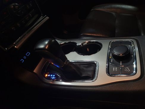 Used 2020 Jeep Grand Cherokee Limited image 26