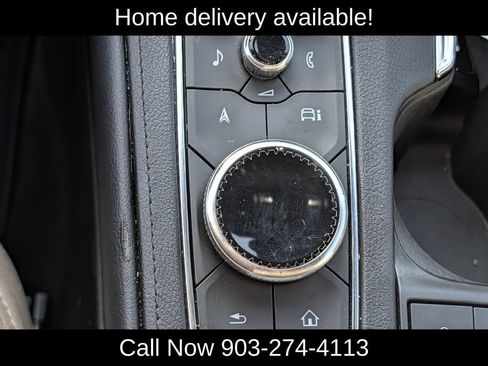 Used 2024 Cadillac XT4 Premium Luxury FWD image 17